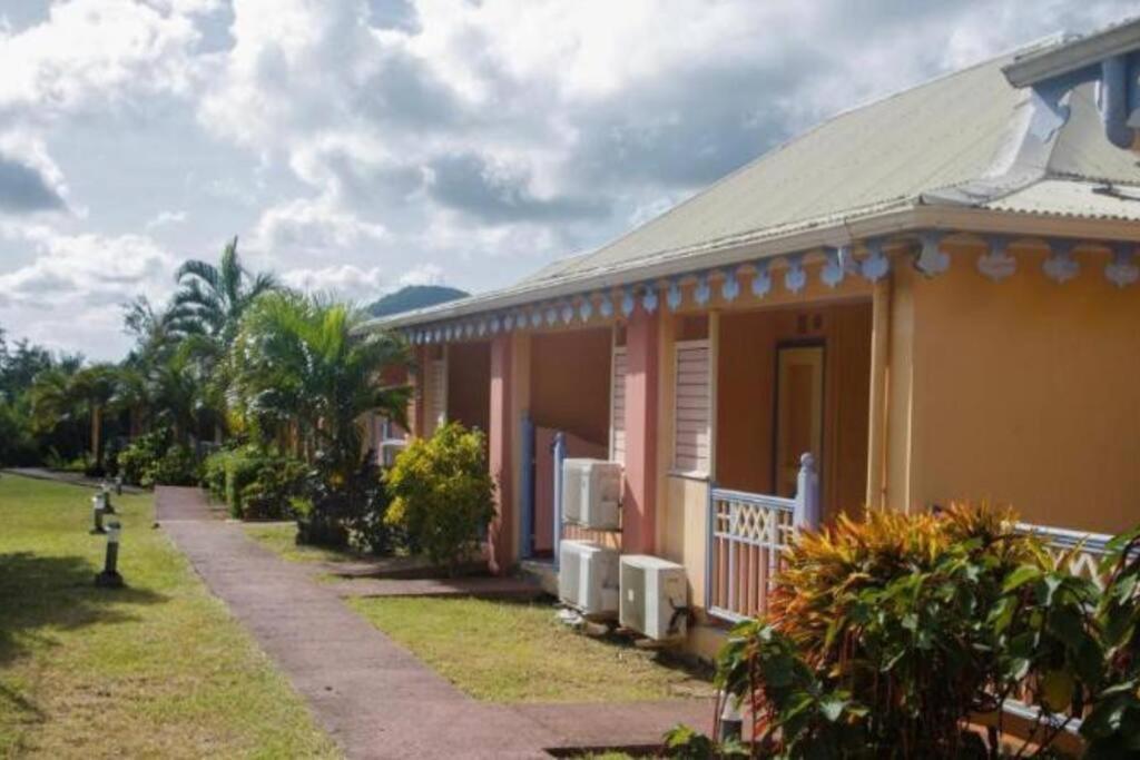 Studio A 400M De La Plage Pointe Marin Сент-Анн Экстерьер фото